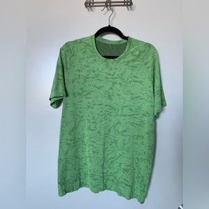 Lululemon mens medium tshirt
